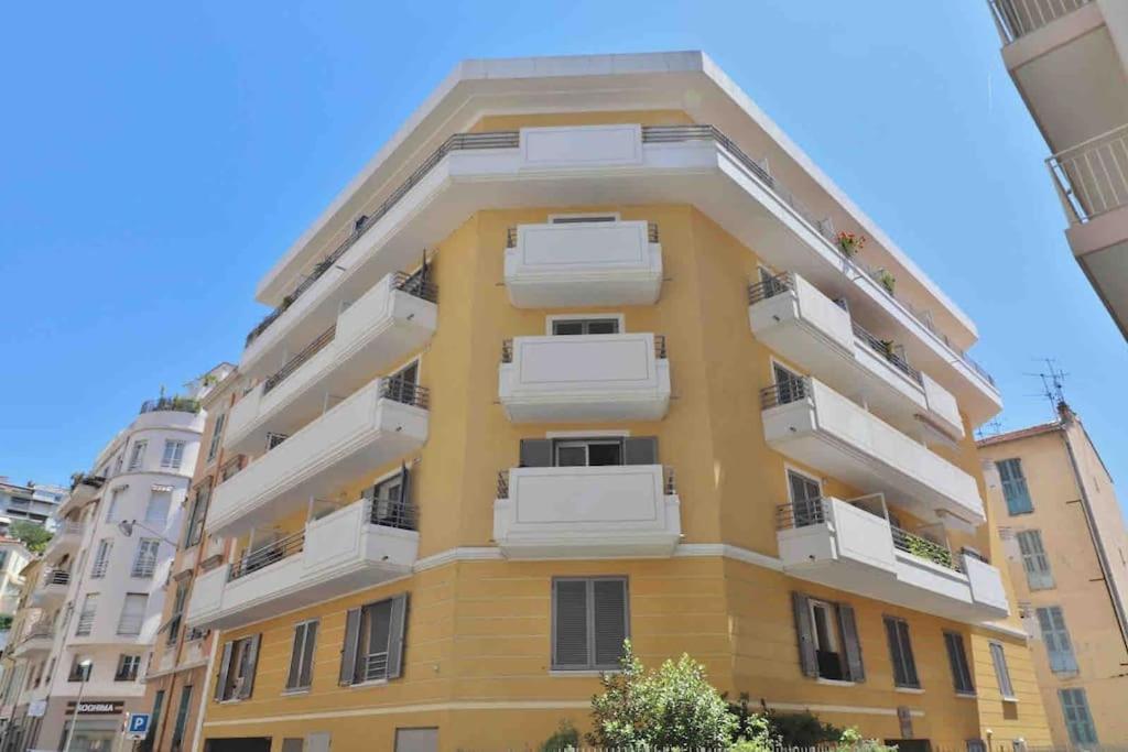 Beautiful Flat With Sunny Garden In Heart Of Le Port